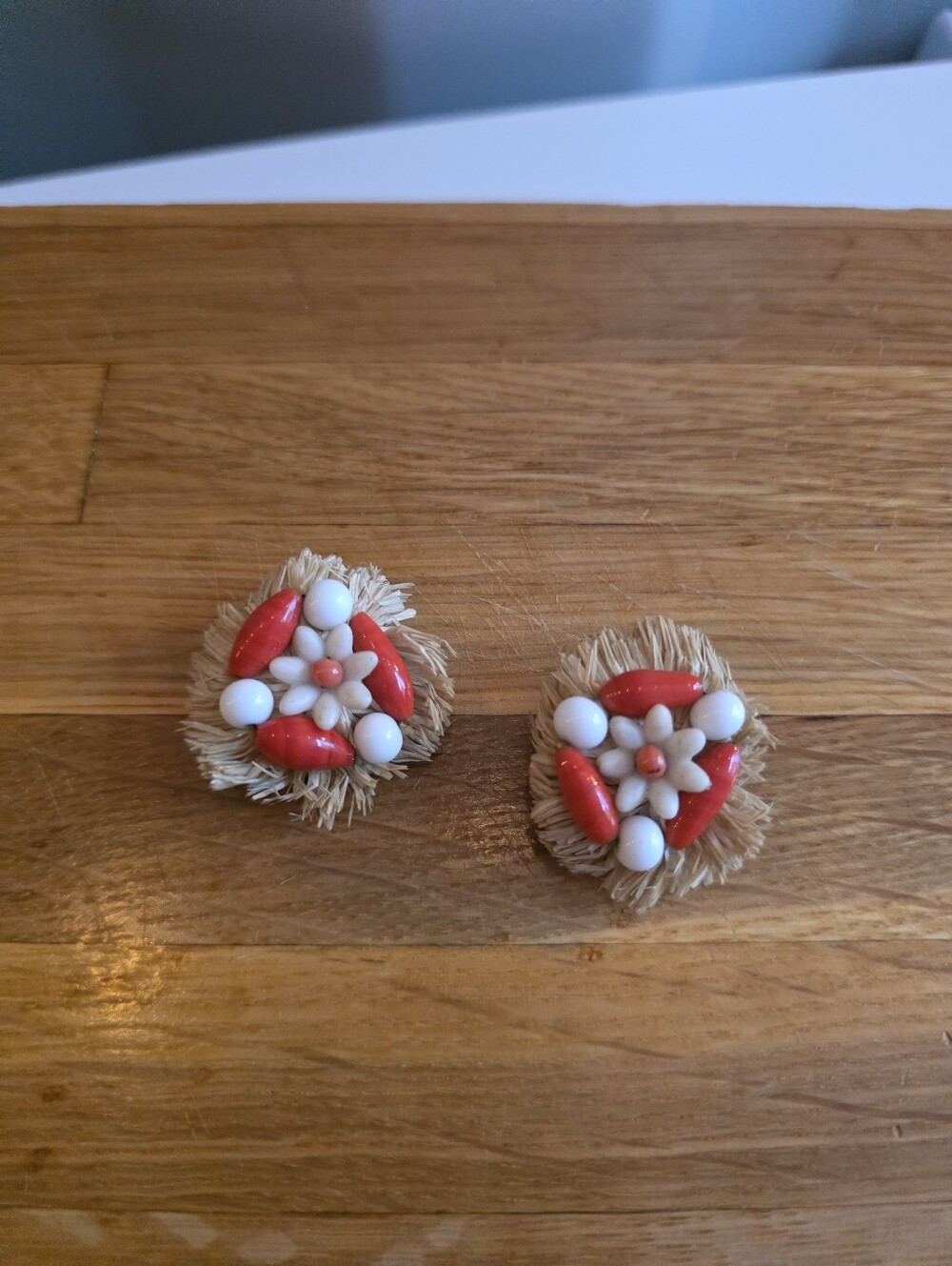 1950s Raffia/Straw & Bead Clip Earrings